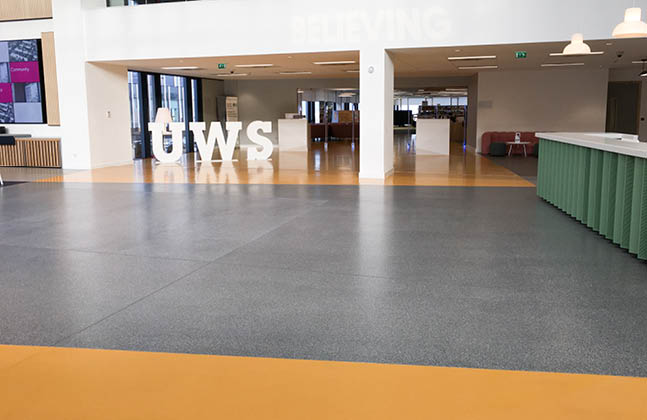 University of the West of Scotland's new Lanarkshire campus installs Flowcrete UK flooring
